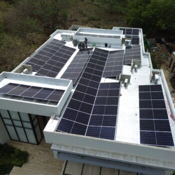 Proyecto fotovoltaico on grid  53,9 kwp en obra residencial